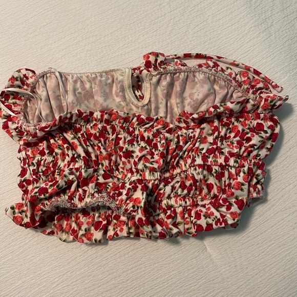 Urban Outfitters red floral smocked bow tie tube top size S - Picture 2 of 4